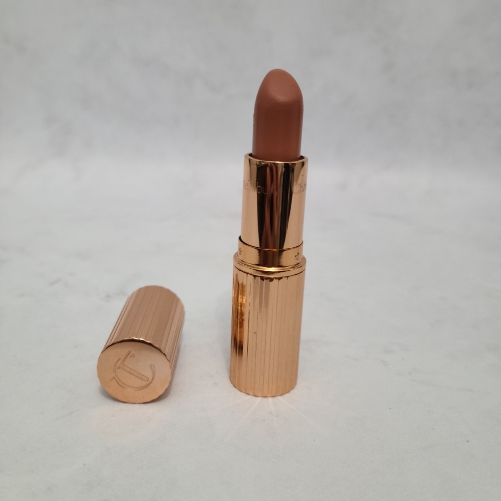 Charlotte Tilbury K.I.S.S.I.N.G Lipstick in Penelope Pink
